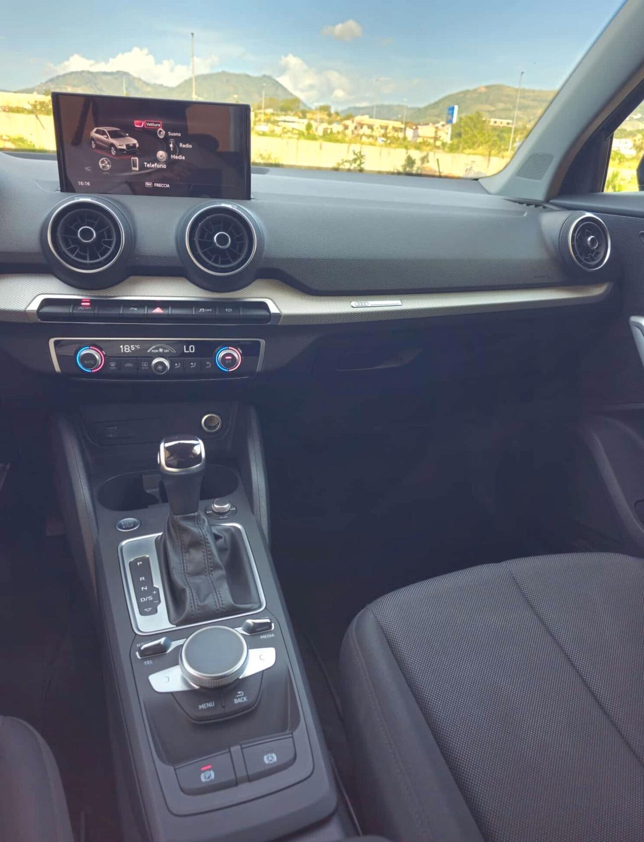 Audi Q2 30 TDI S tronic Business Advanced