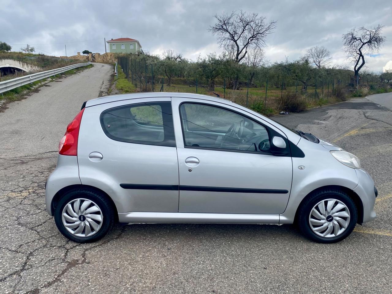 Peugeot 107 1.0 68CV 5p. Benzina