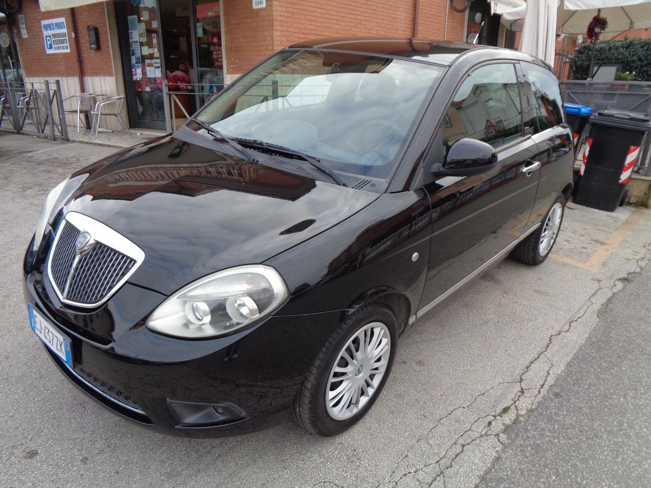 Lancia Ypsilon 1.3 MJT 75 CV Diva