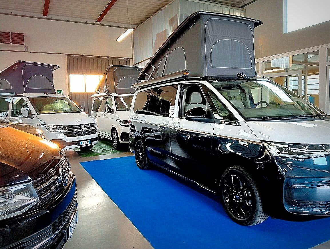 Volkswagen T7 California TRICOLOR TOUR TDI DSG LED 360 *OK 104 E AUTOCARRO*