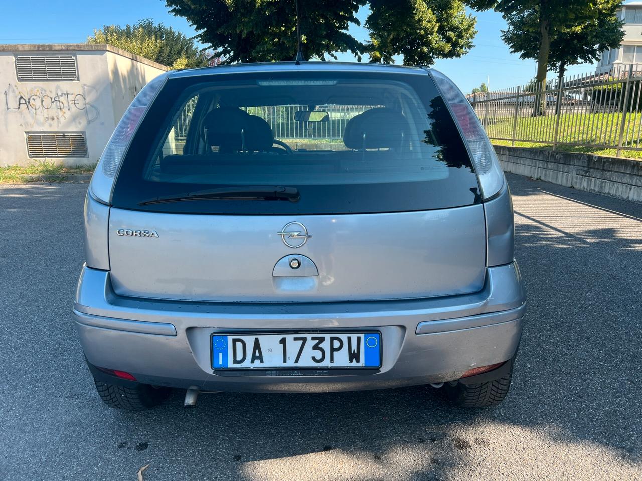 Opel Corsa 1.0i 12V cat 5 porte adatta a neopatentati