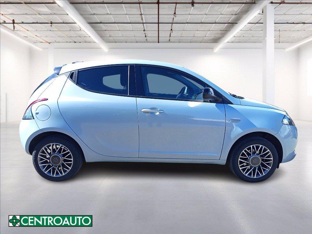 LANCIA Ypsilon 1.0 firefly hybrid Gold Plus s&s 70cv del 2023
