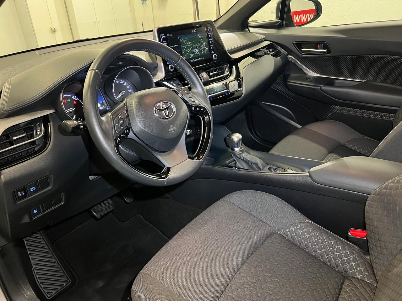 Toyota C-HR 1.8 Hybrid E-CVT Business