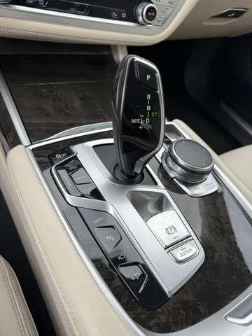 BMW 740 e Luxury autom HYBRID PLUG-IN