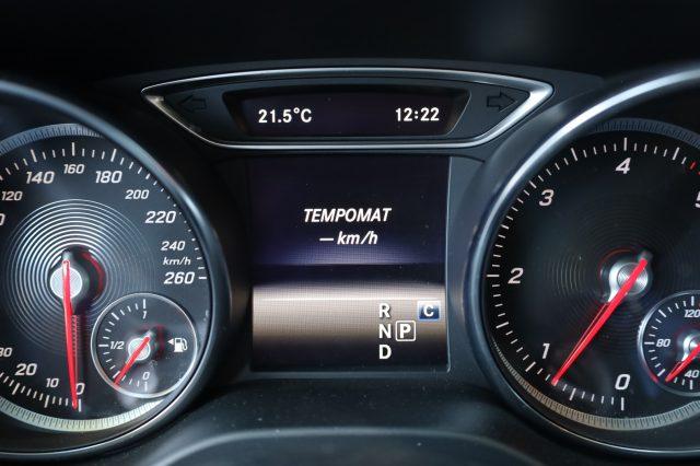 MERCEDES-BENZ CLA 200 d S.W Automatic Premium AMG Navi COMAND LED Camera