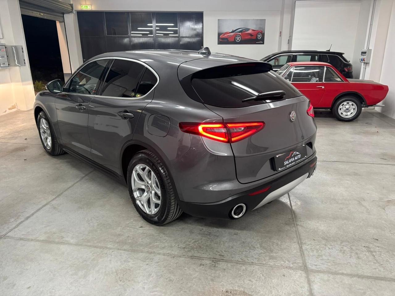 Alfa Romeo Stelvio 2.2 Turbodiesel 160 CV AT8 RWD Business
