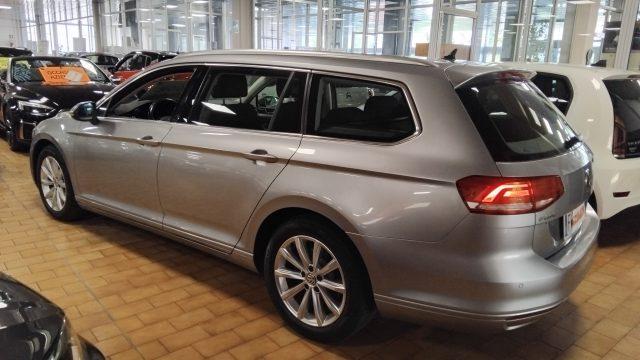 VOLKSWAGEN Passat Variant 1.6 TDI SCR DSG Business NAVI