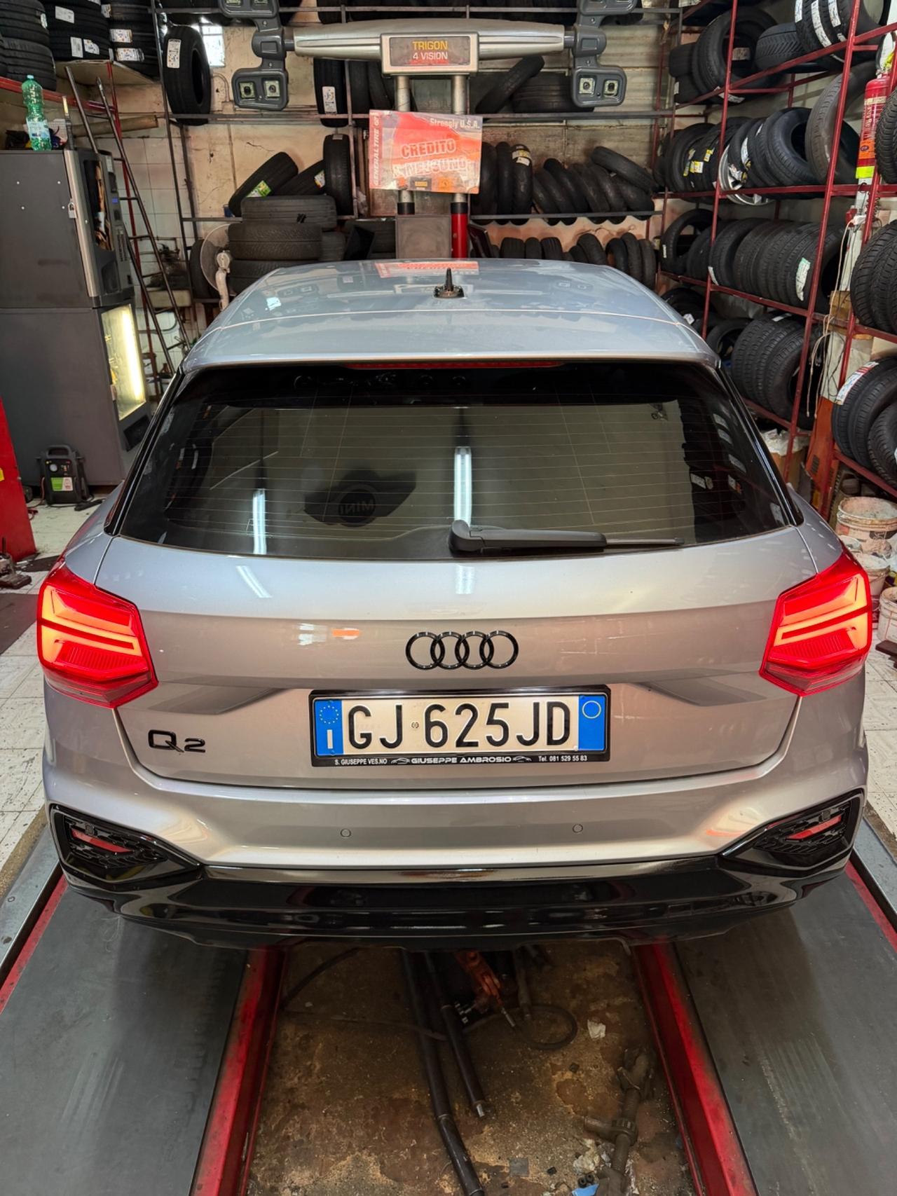 Audi Q2 30 TDI S tronic Identity Black
