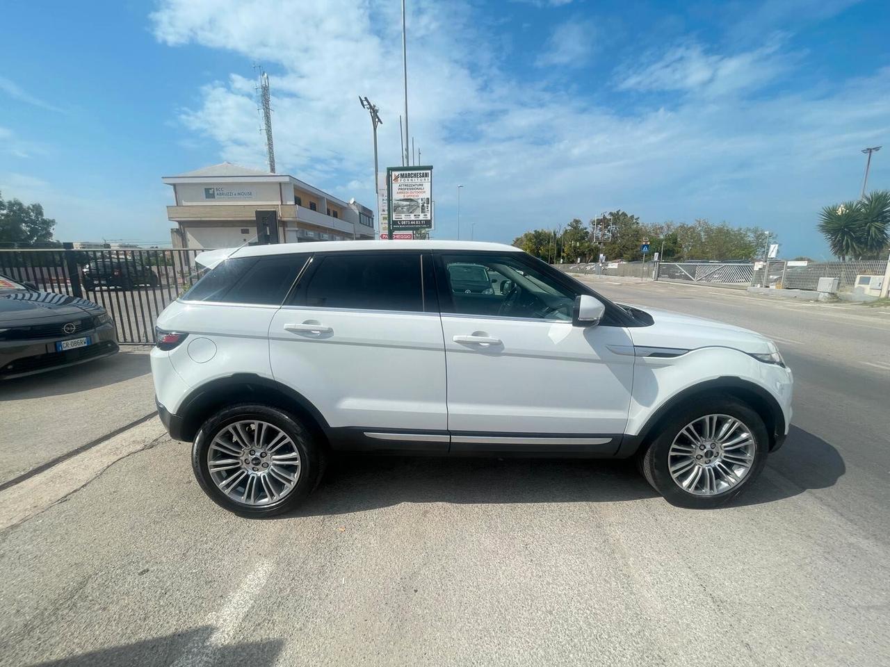 Land Rover Range Evoque 2.2 TD4 5p. Prestige