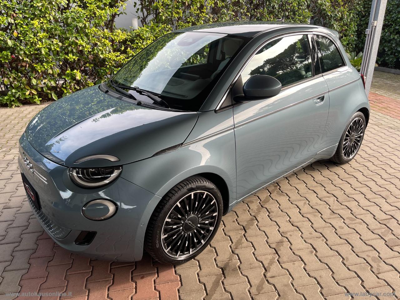 FIAT 500e 3+1 42 kWh La Prima