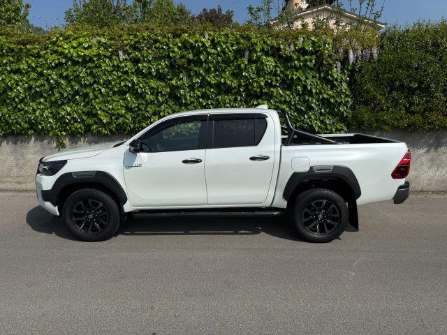 TOYOTA Hilux 2.8 D A/T 4WD Double Cab Invincible IVA ESPOSTA