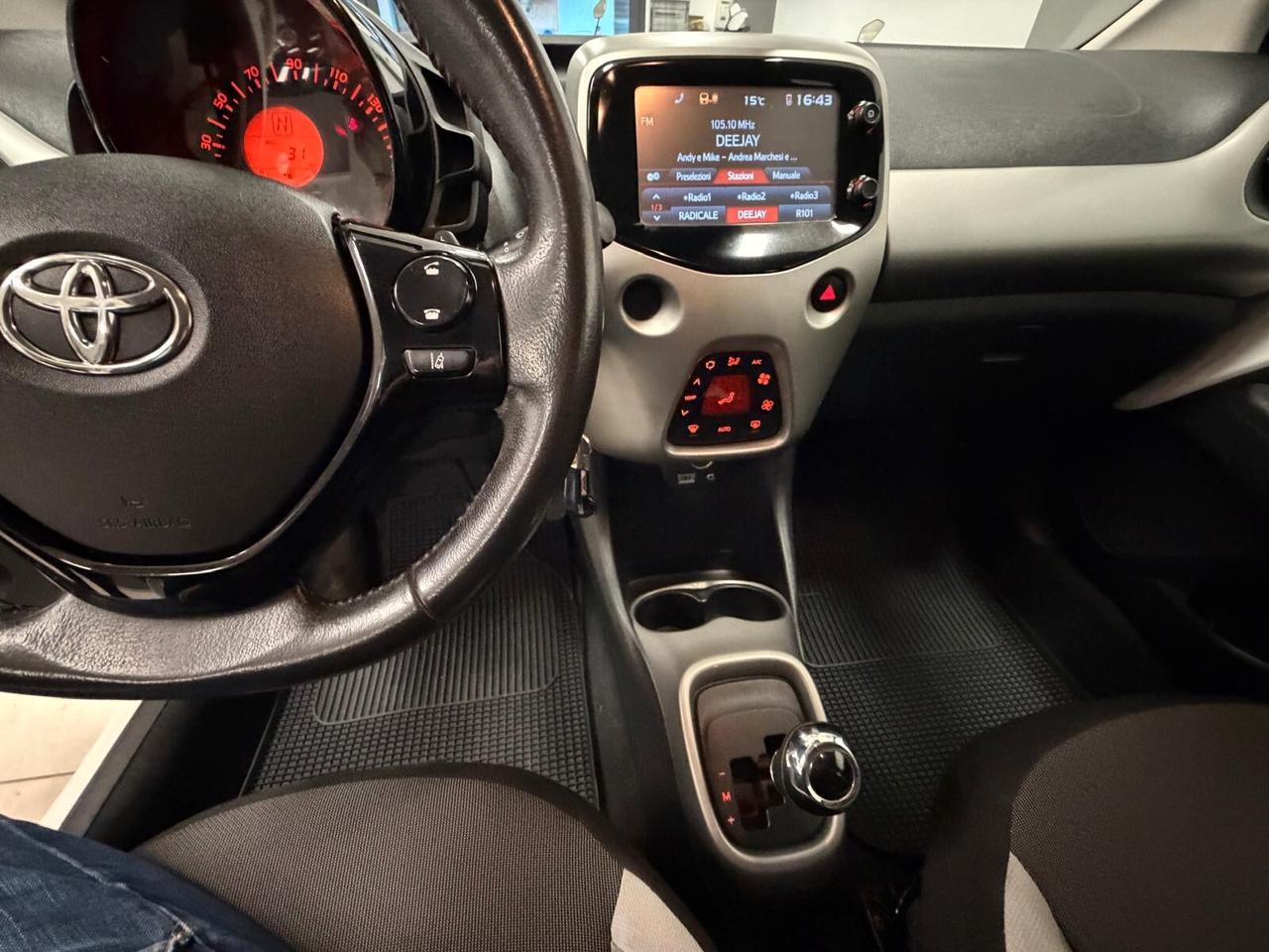 Toyota Aygo 1.0 VVT-i 69 CV 5 porte x-play TSS MMT