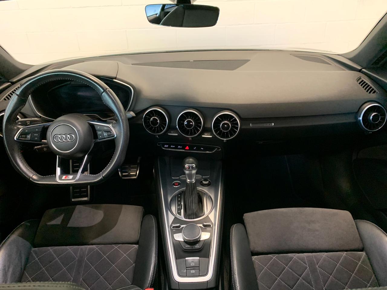 Audi TT Coupé 40 TFSI S tronic S-LINE