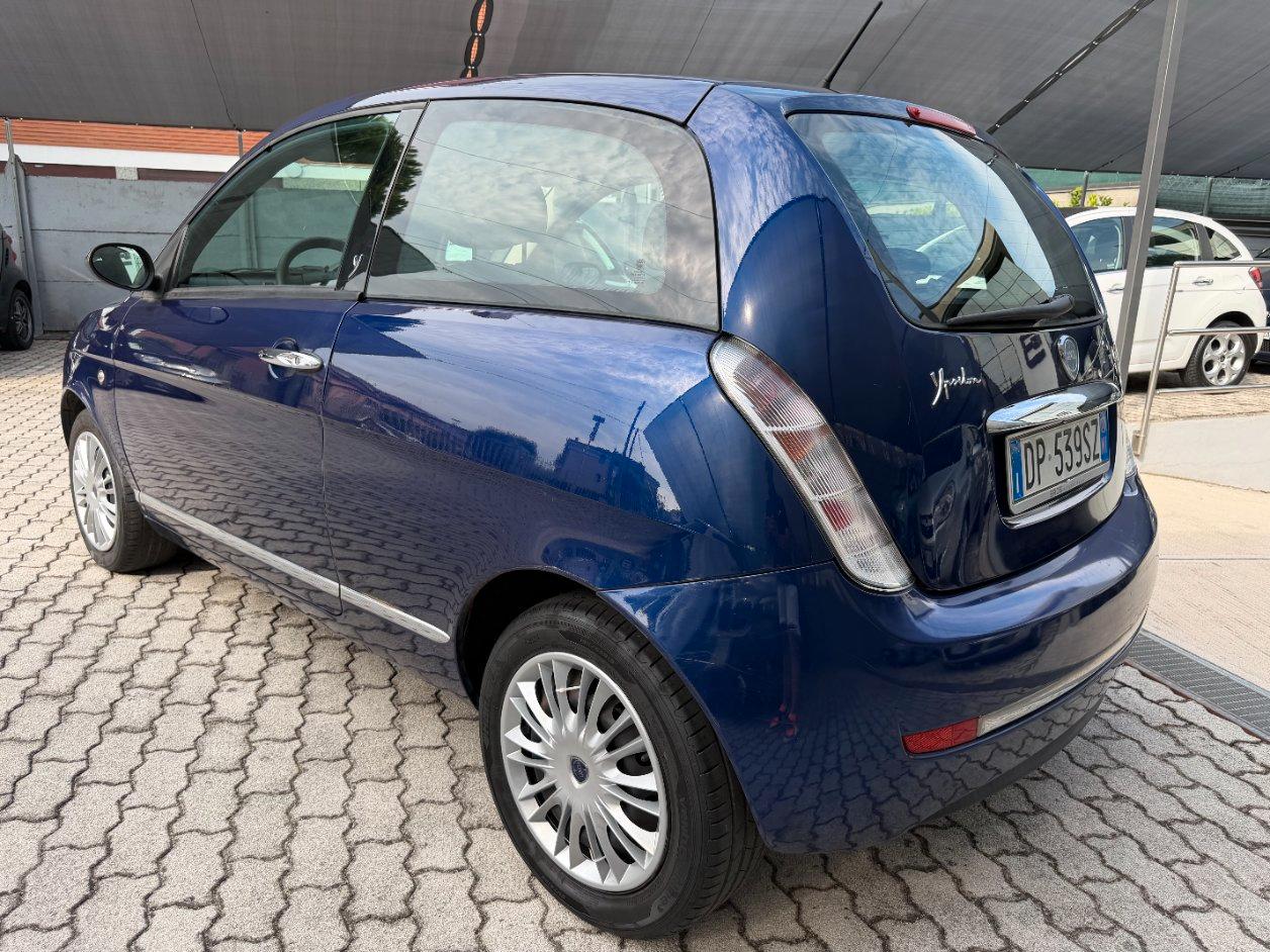 Lancia Ypsilon 3 Porte Ypsilon 1.2 8v New Oro IDONEA NEOPATENTATI