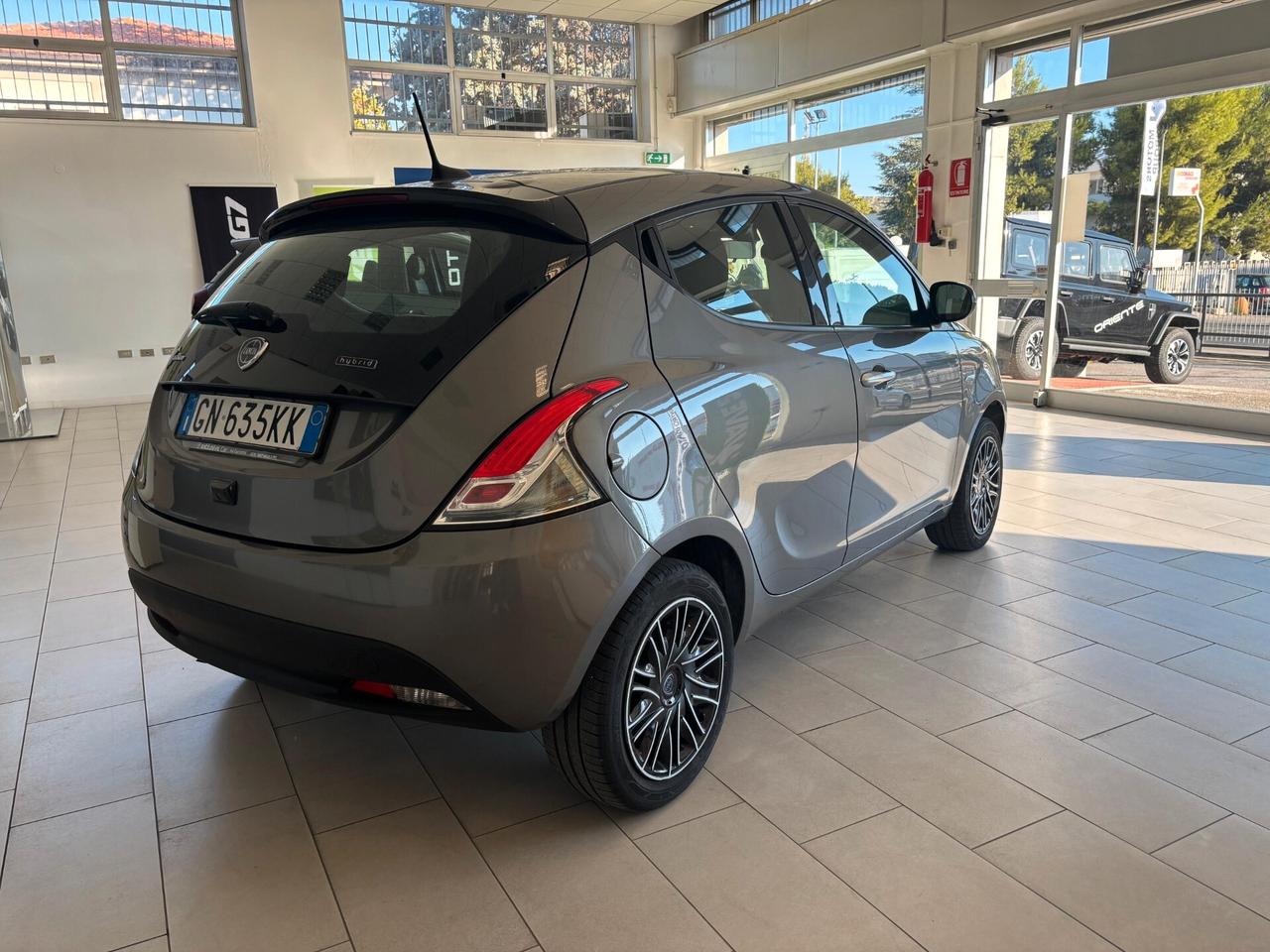 Lancia Ypsilon 1.0 FireFly 5 porte S&S Hybrid Gold