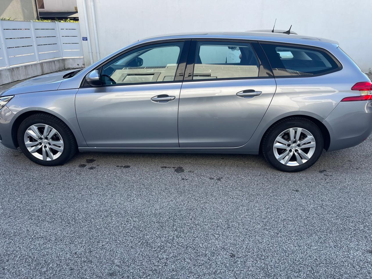 Peugeot 308 BlueHDi 130 S&S EAT8 SW Allure