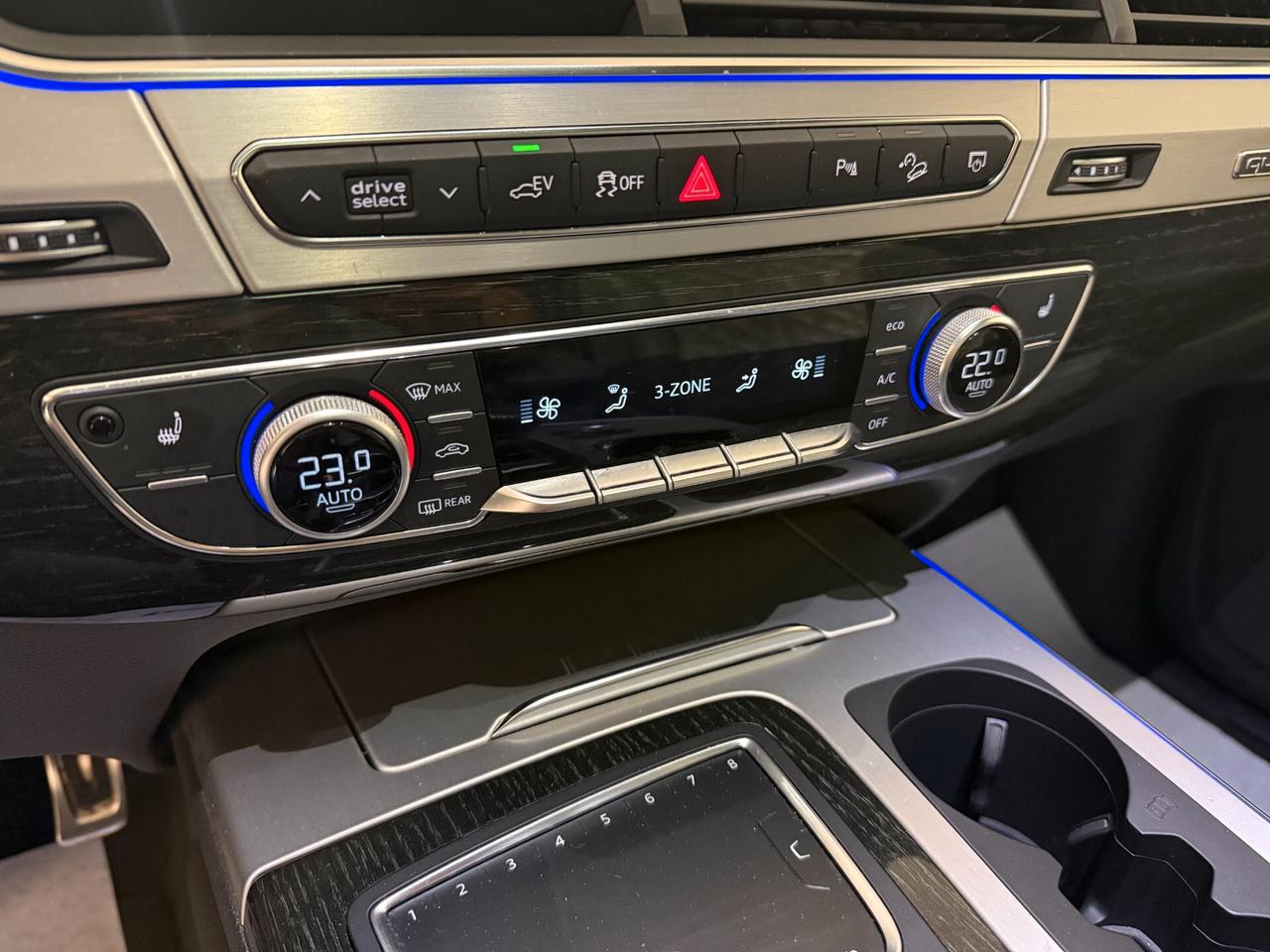 Audi Q7 e-tron 3.0 TDI quattro tiptronic Business Plus