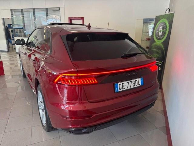 AUDI Q8 Q8 55 TFSI e quattro tiptronic Sport