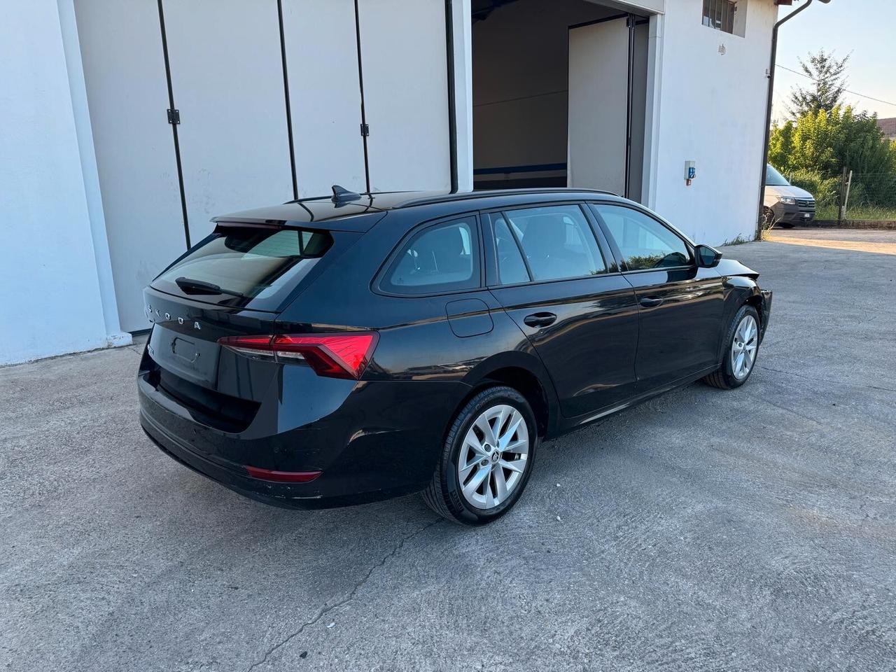 Skoda Octavia Wagon 2.0 tdi Style 150cv dsg START INCIDENTATA