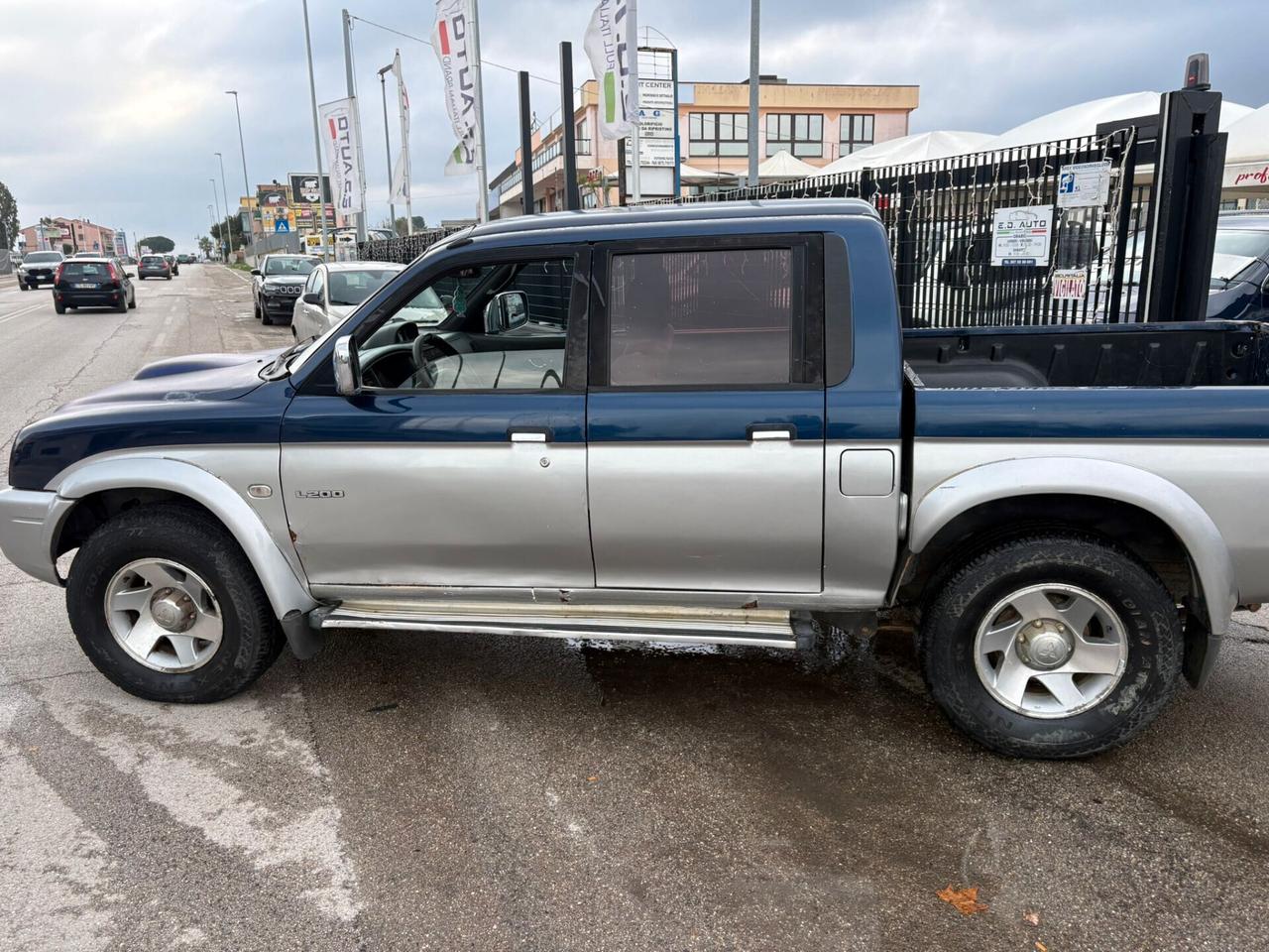 Mitsubishi L200 2.5 TDI 4WD Club Cab Pick-up GLS