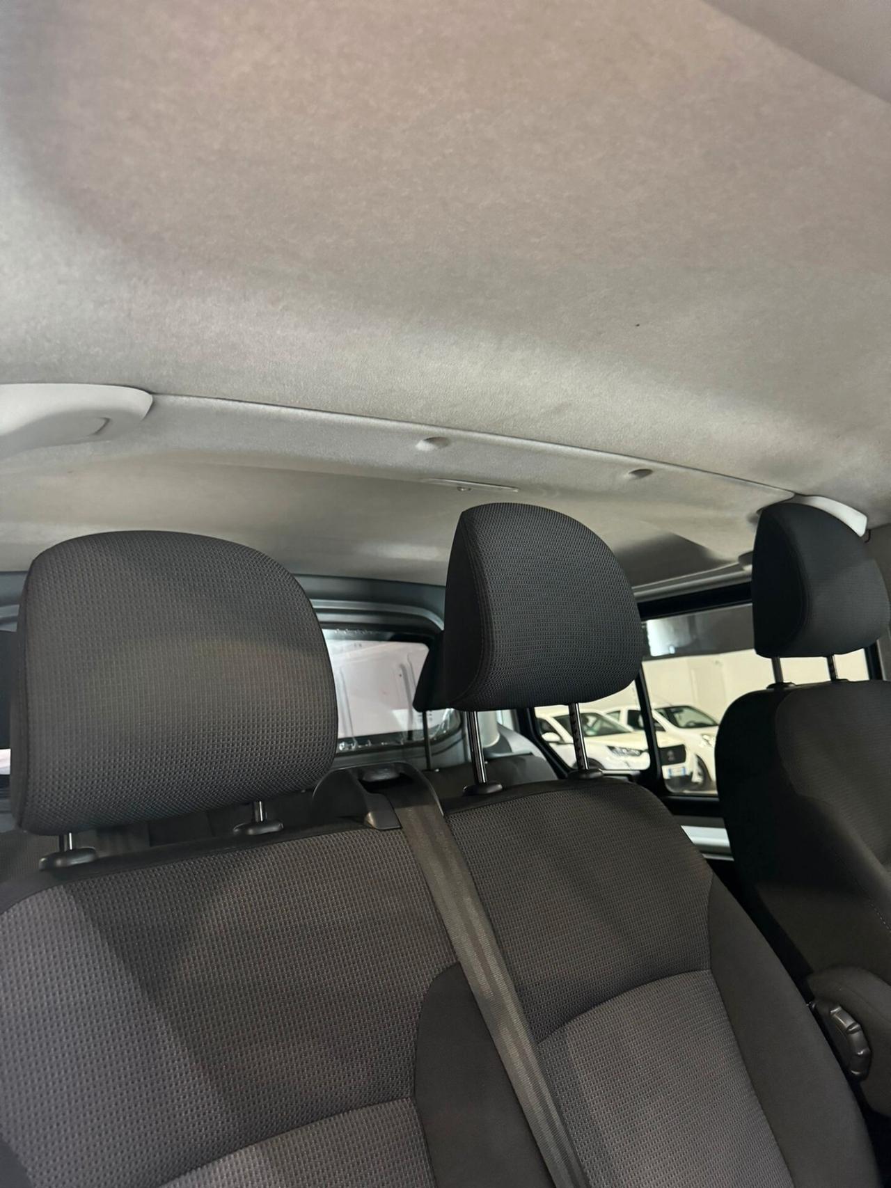 RENAULT TRAFIC 6 POSTI