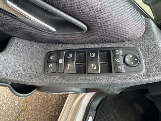 MERCEDES-BENZ A 180 CDI Premium