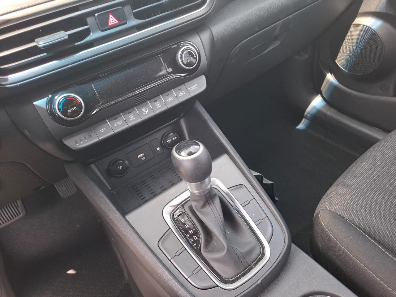 HYUNDAI KONA 2022 IBRIDA SINISTRATA