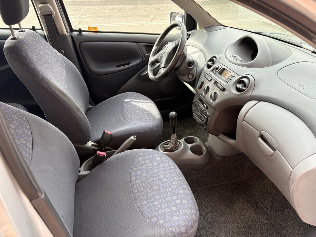 Toyota Yaris 1.3i 16V cat 5 porte