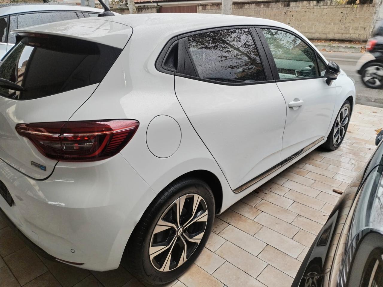 Renault Clio Full Hybrid E-Tech 140 CV 5 porte Intens