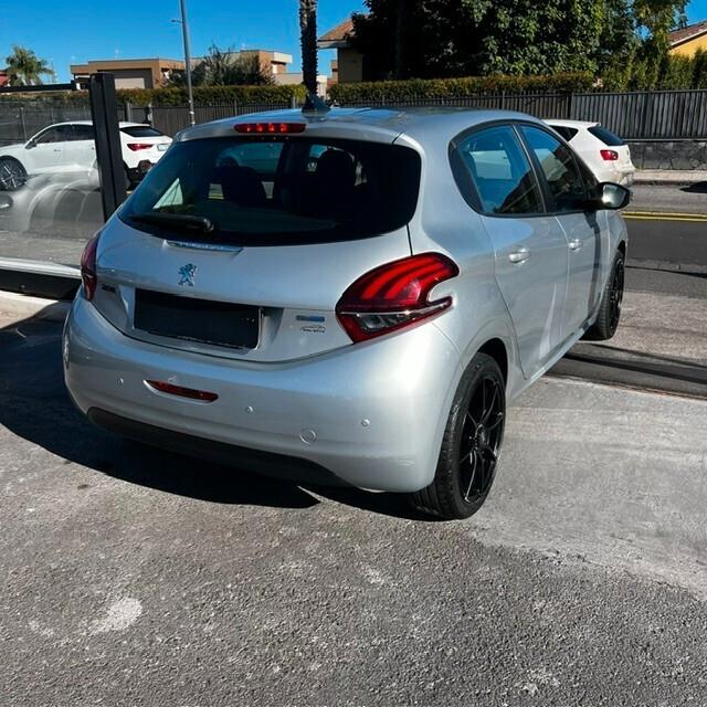 Peugeot 208 BlueHDi 75 5 porte Allure