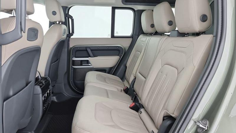 Land Rover Defender 110 3.0 l6 400 CV AWD Auto First Edition 7 Posti