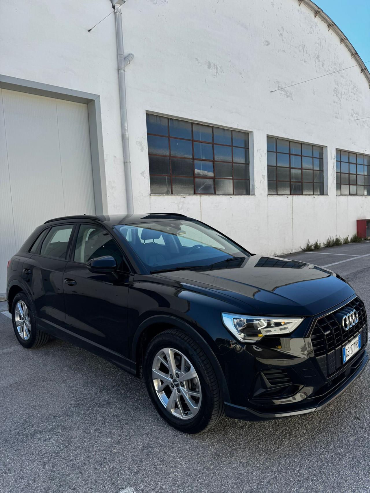 Audi Q3 40 TDI quattro S tronic Business Advanced