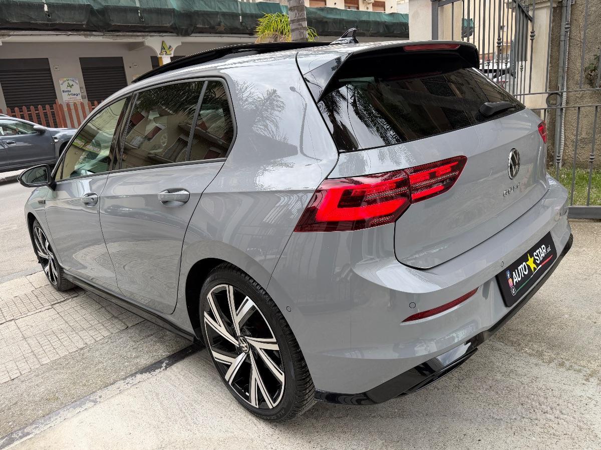 Volkswagen Golf 8 R-line 2.0 TDI 150 CV