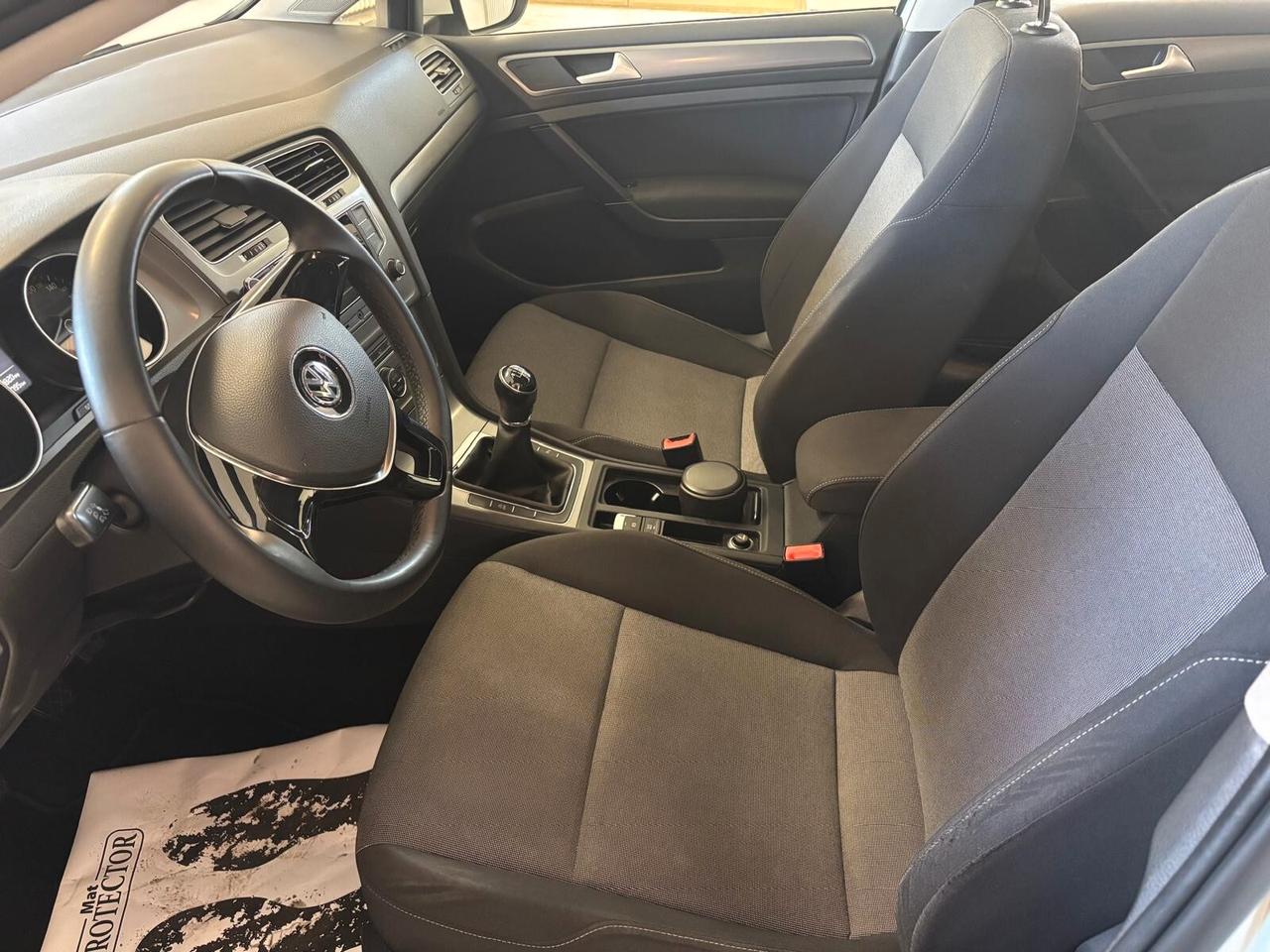 VOLKSWAGEN GOLF 7 ANNO 2016 BZ 1.2 TSI ADATTA NEOPATENTATI KM 104 MILA