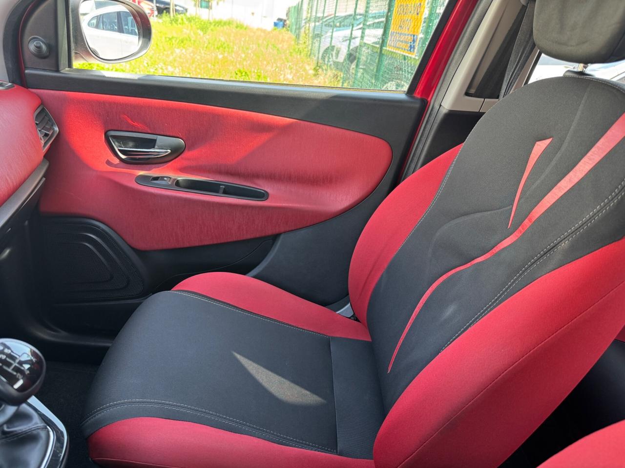 Lancia Ypsilon 1.2 69 CV Ok-Neopatentati
