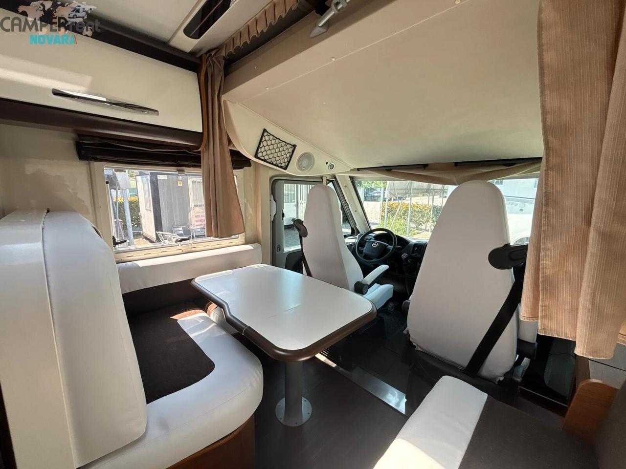 ELNAGH MAGNUM 81G - motorhome con letto nautico in coda e maxi garage