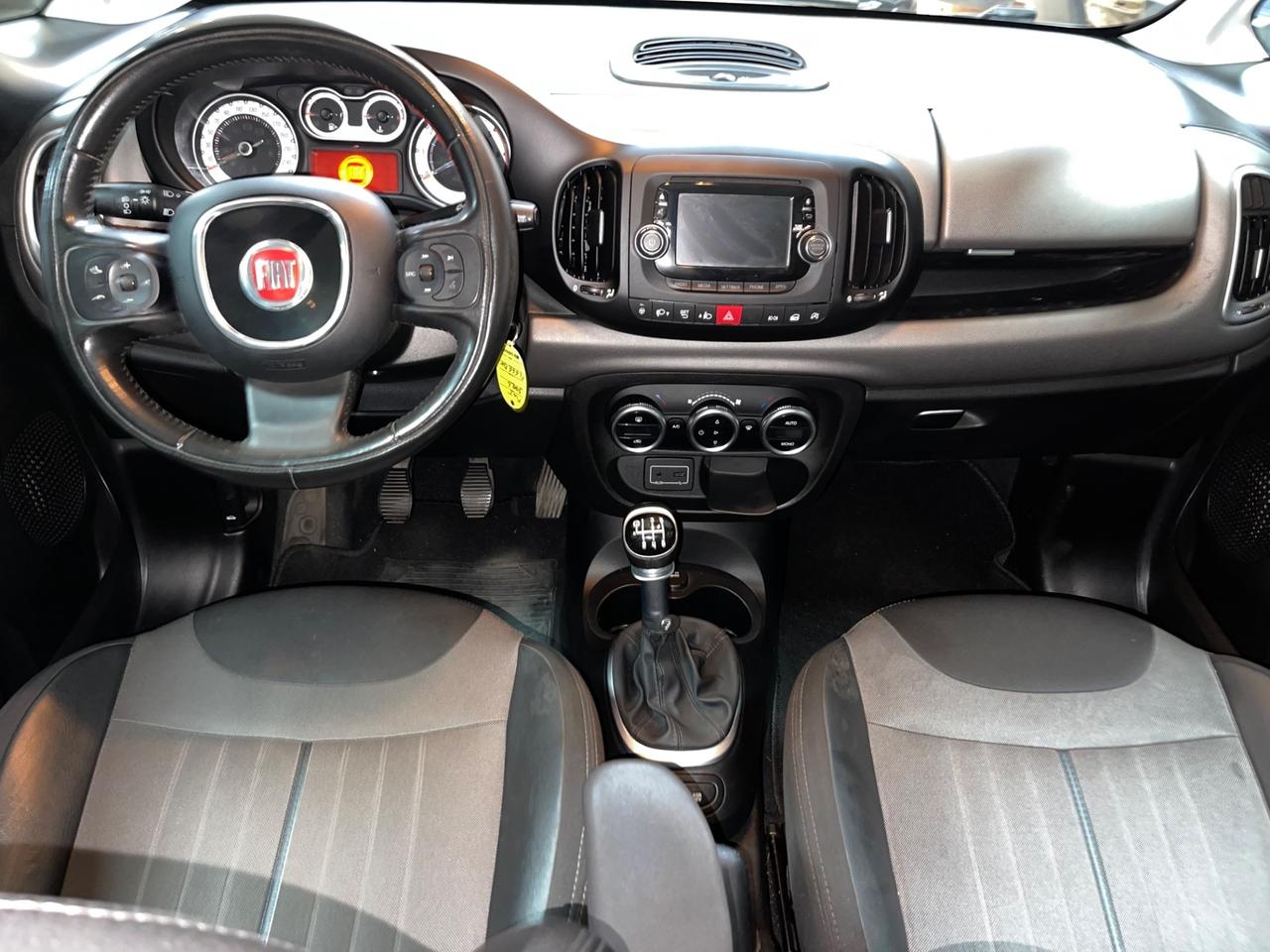 Fiat 500L 1.6 Multijet 120 CV (DOMMYcars)