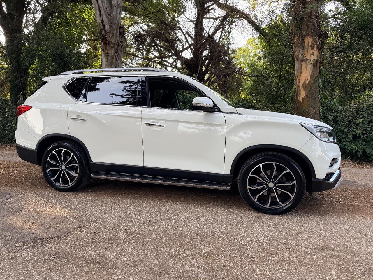 Ssangyong REXTON 2.2d 181cv 4WD 4x4 Gancio Traino!