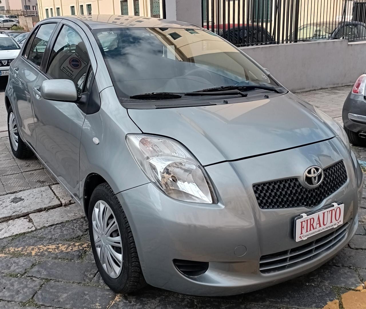 Toyota Yaris 1.0 5 porte