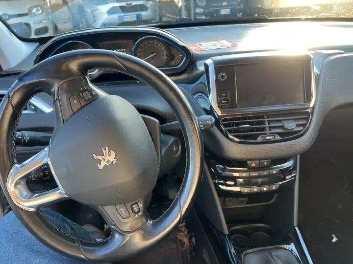 Peugeot 2008 BlueHDi 100 S&S Allure