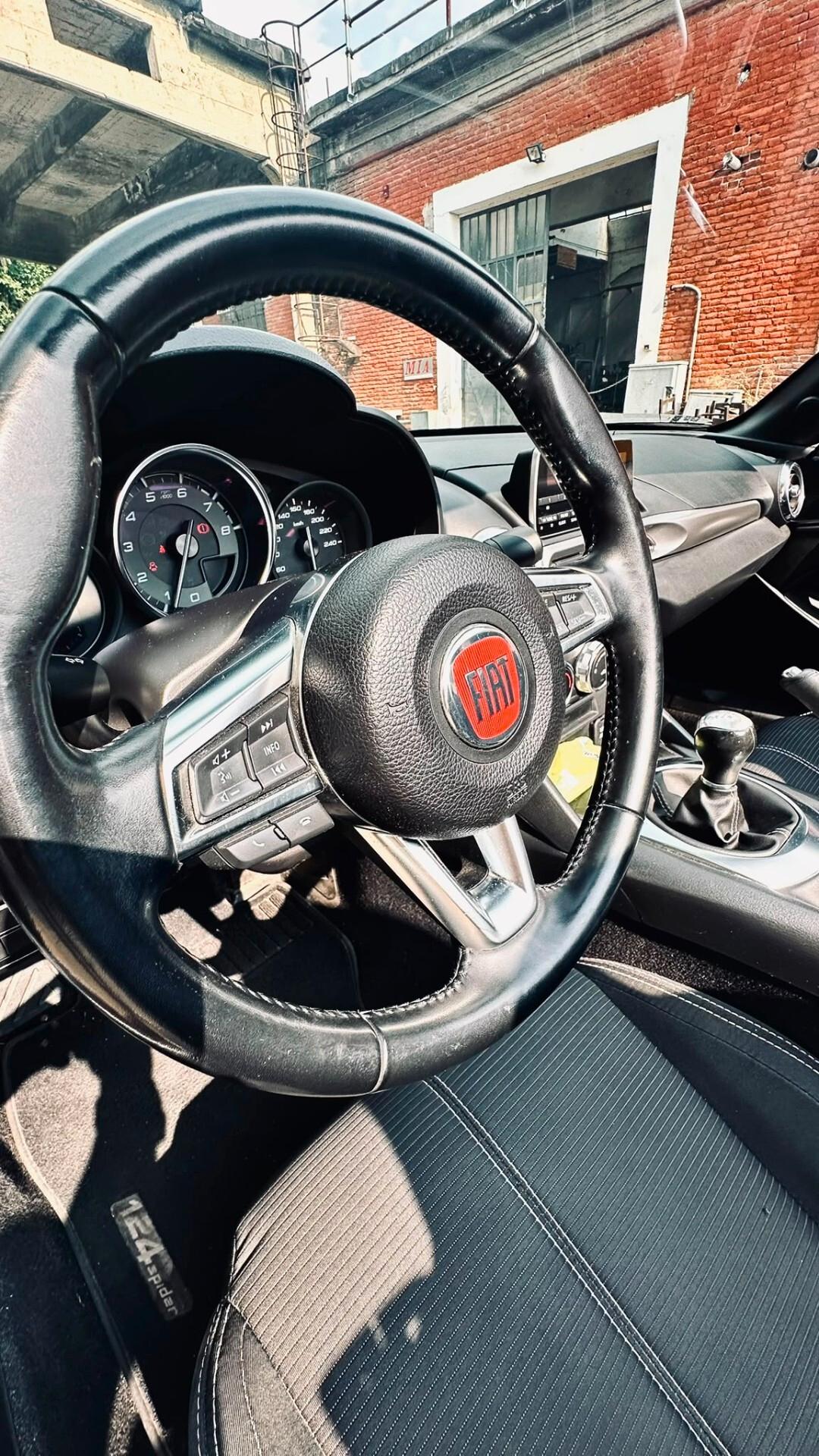 Fiat 124 Spider 1.4 cabrio