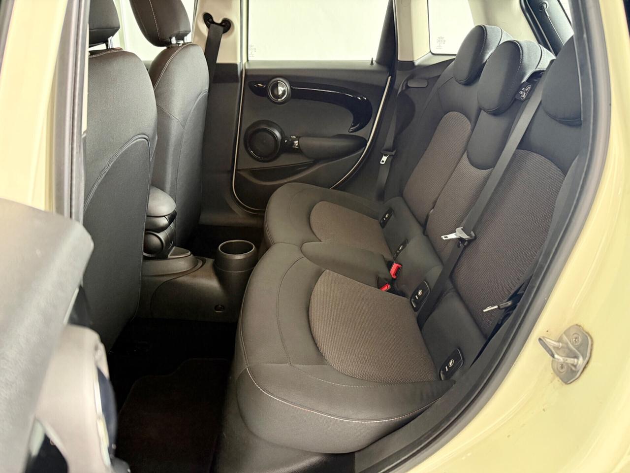 Mini 1.5 Cooper D 5 porte