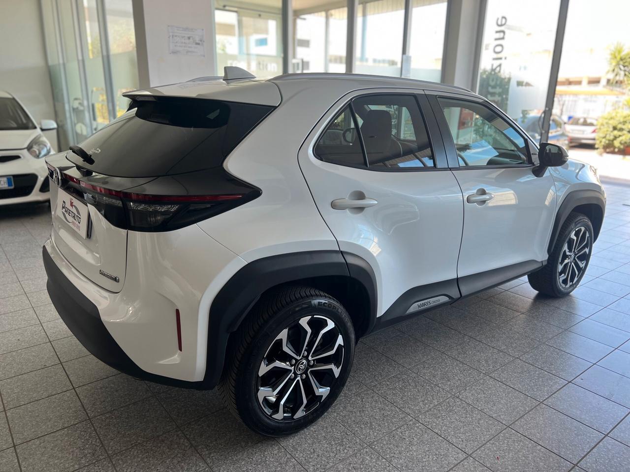 Toyota Yaris Cross 1.5h Trend fwd 116cv e-cvt NAVI/LED/17; PERFETTA!!