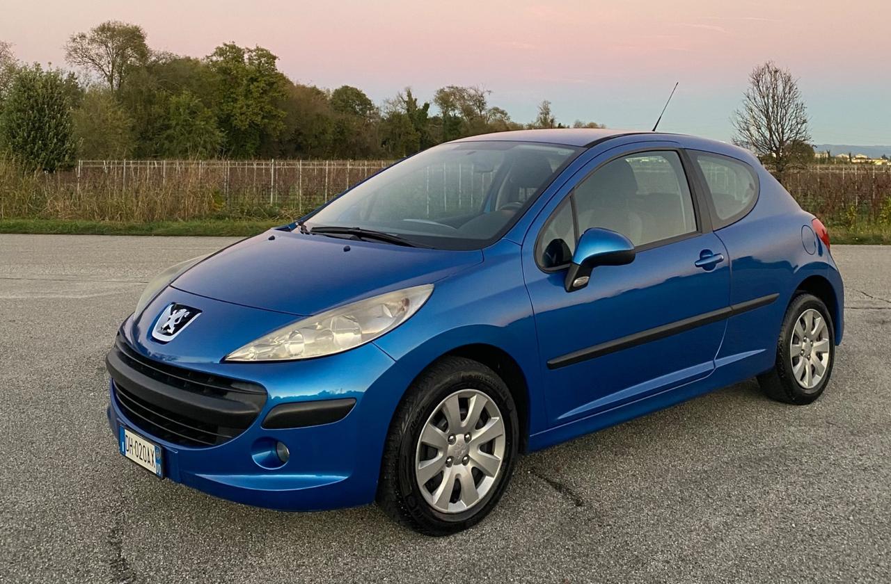 Peugeot 207 1.4 8V 75CV 3p. ONE Line