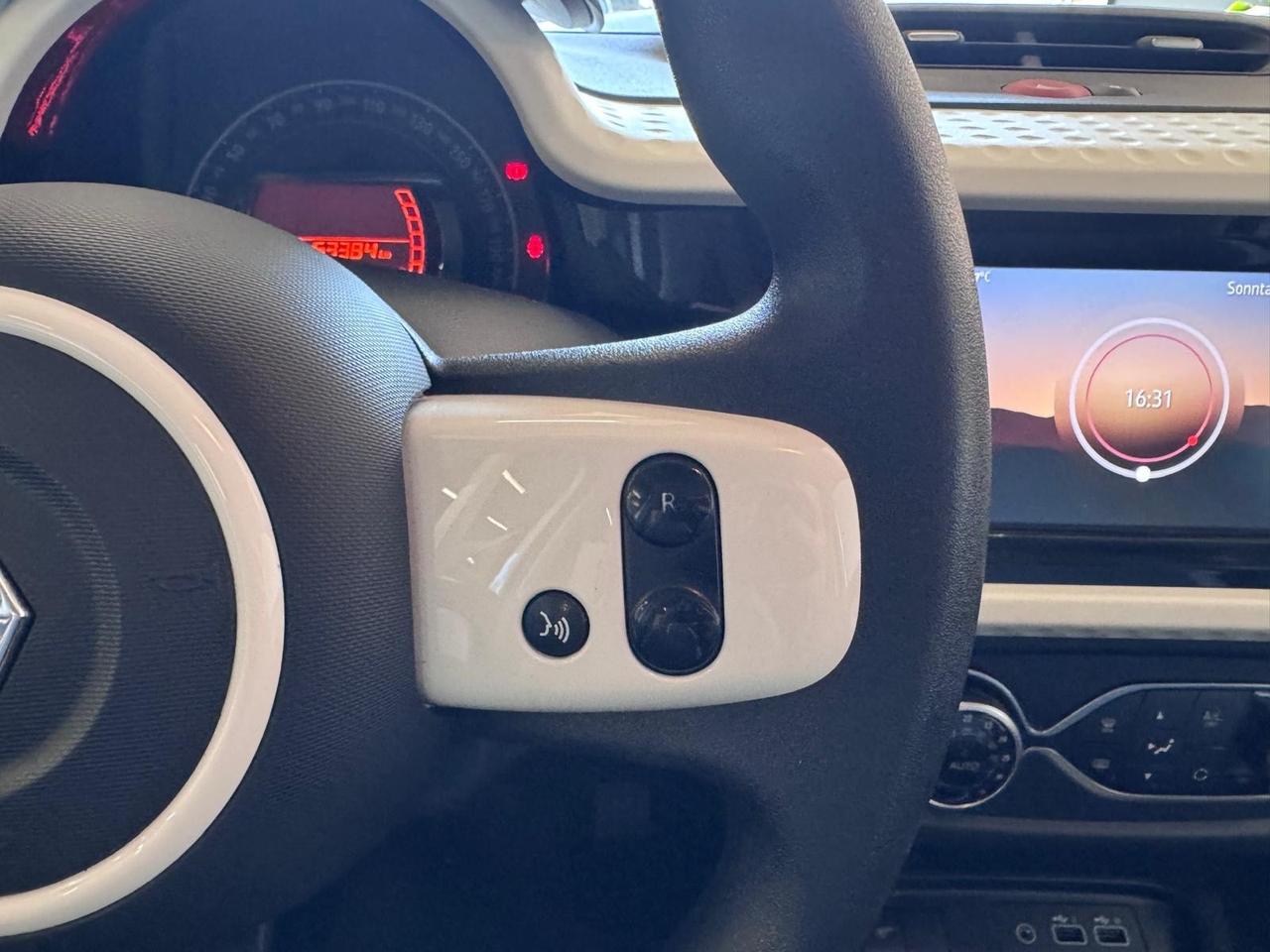 Renault Twingo 1.0 65cv NEOPATENTATI , LED NAVI CLIMA AUTO, UNIPRO