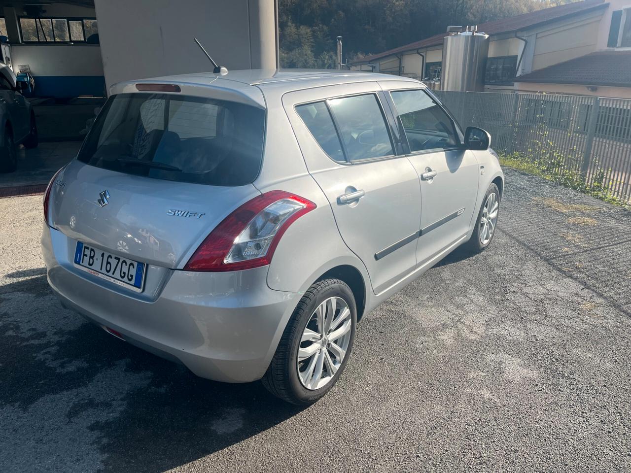 Suzuki Swift 1.3 DDiS 5 porte B-Cool