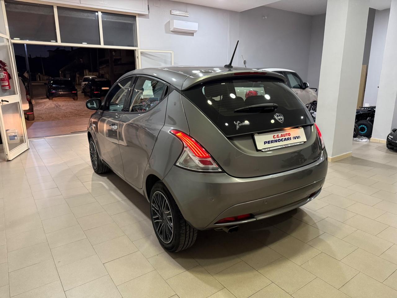 Lancia Ypsilon 1.2 69 CV 5 porte S&S Gold
