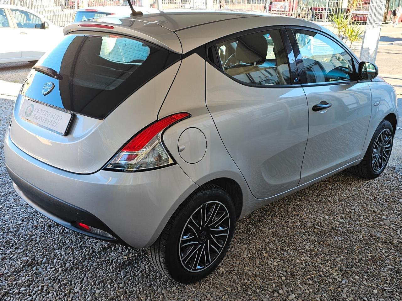 Lancia Ypsilon 1.2 69 CV 5 porte S&S Elefantino Blu