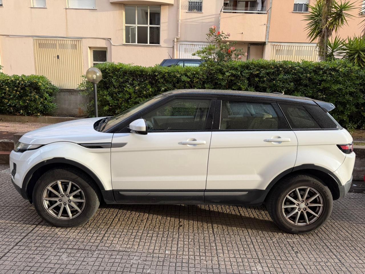 Land Rover Range Evoque 2.2 TD4 5p. British Edition Dynamic