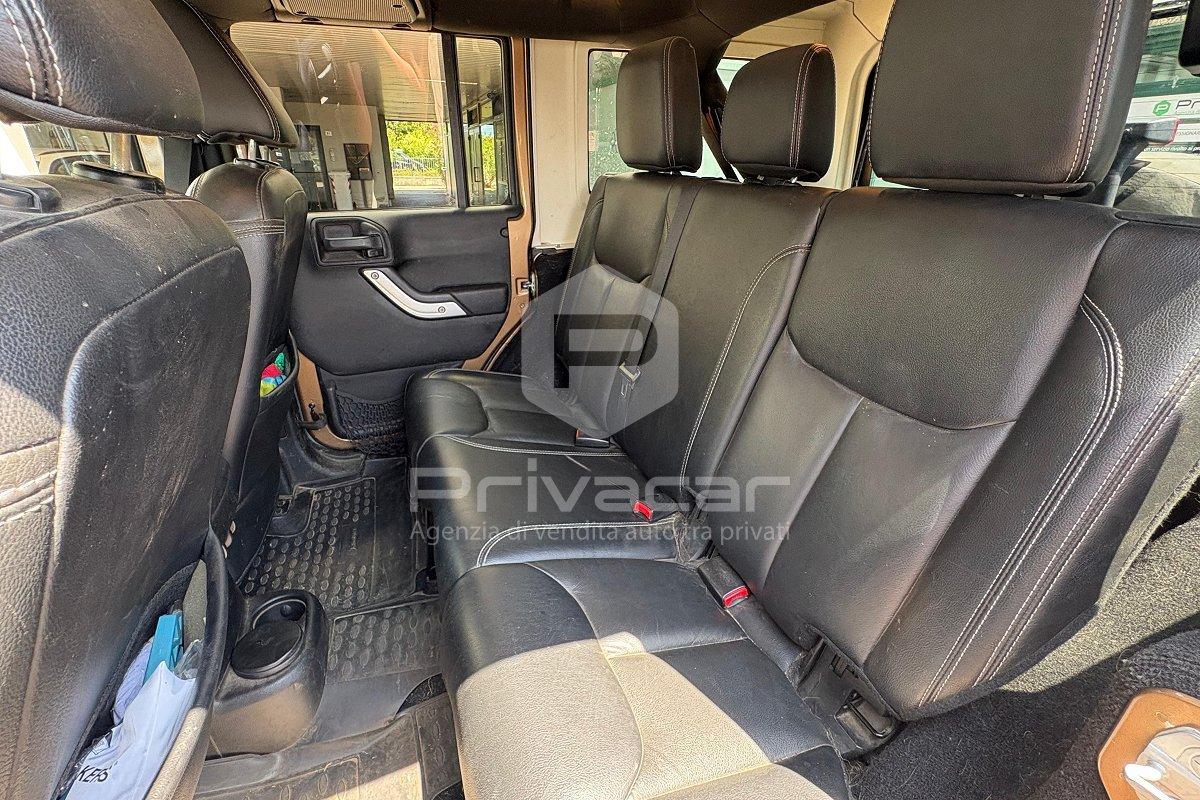 JEEP Wrangler Unlimited 2.8 CRD DPF Sahara Auto